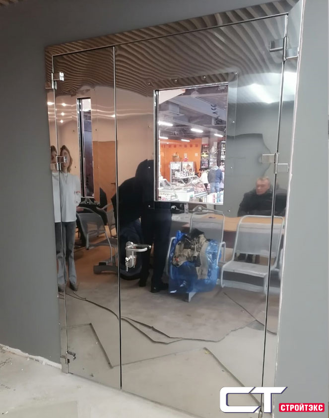 ДМ-2 Дверь металлическая равнопольная из нержавеющей стали с остеклением 400х600 ДМ-2 Дверь металлическая равнопольная из нержавеющей стали с остеклением 400х600